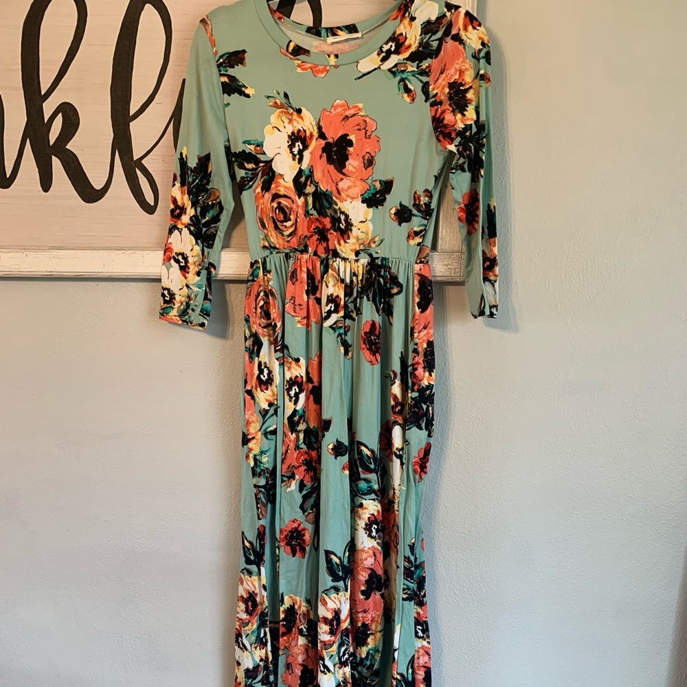 Gorgeous floral maxi small